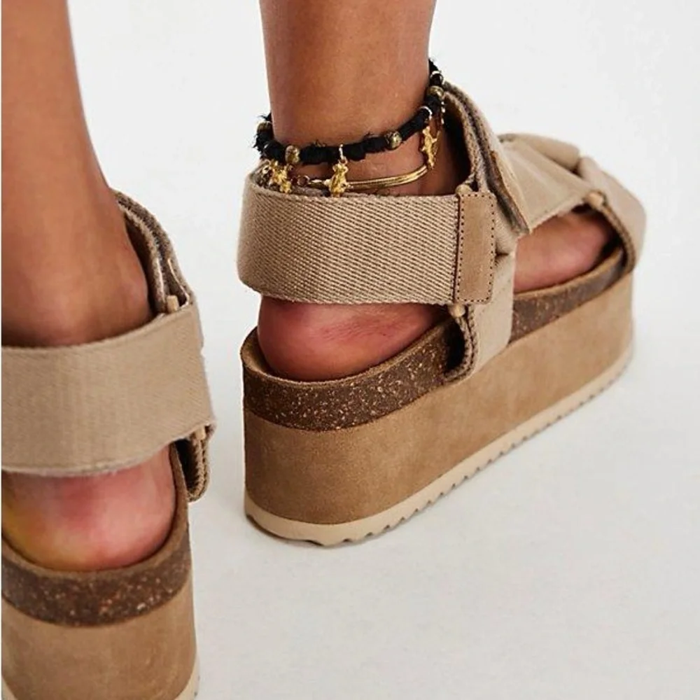 INTENTIONALLY BLANK Tan Platform Strap Sandals